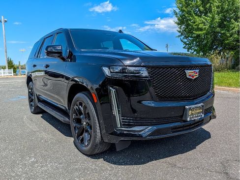 Used 2023 Cadillac Escalade Sport AWD/4WD image 4