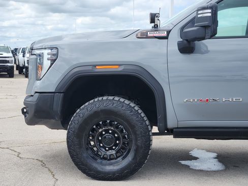 Used 2024 GMC Sierra 2500 AT4X w/ AT4X AEV Edition AWD/4WD image 9