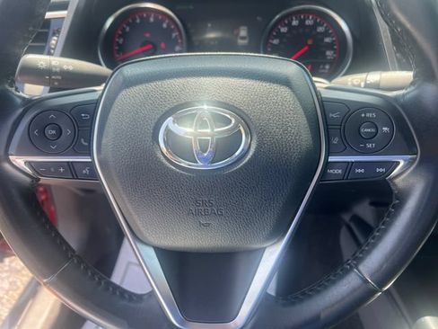 Used 2018 Toyota Camry XSE FWD image 15