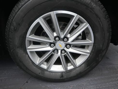 Used 2023 Chevrolet Traverse LT FWD image 10