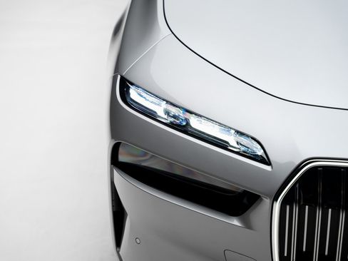 Used 2023 BMW i7 xDrive60 image 11