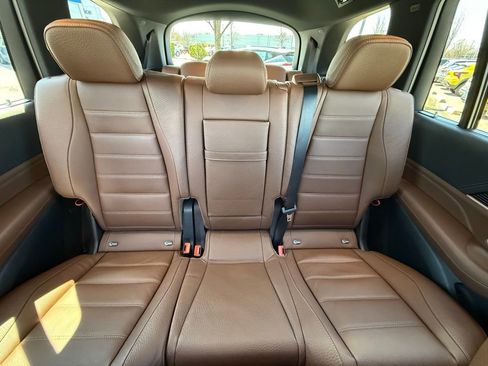 Used 2025 Mercedes-Benz GLS 580 4MATIC image 36