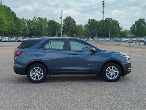 Used 2024 Chevrolet Equinox LS image 4