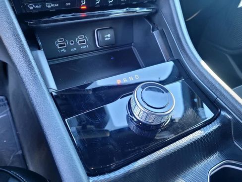 New 2025 Jeep Grand Cherokee Altitude image 17