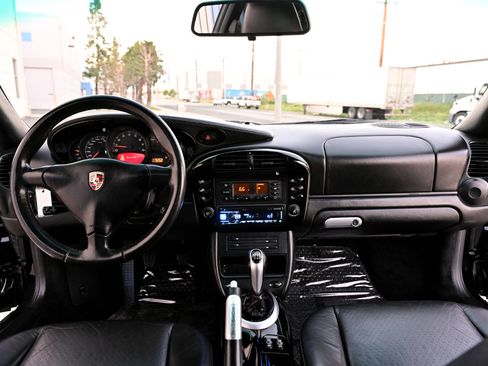 Used 2004 Porsche 911 Carrera 4S image 17