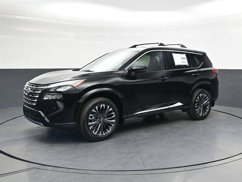 Certified 2026 Nissan Rogue SV FWD image 12