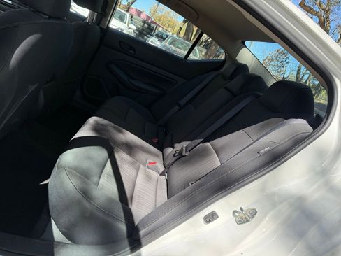 Used 2025 Nissan Altima 2.5 SV image 21