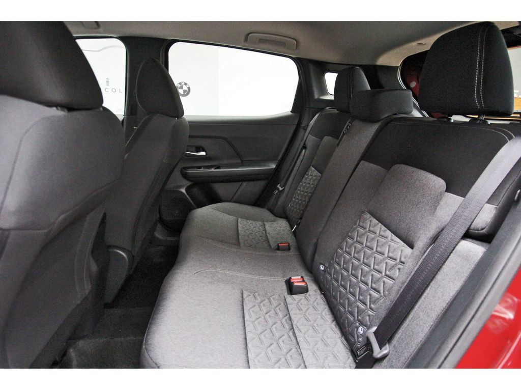 Used 2025 Nissan Kicks SV FWD image 11
