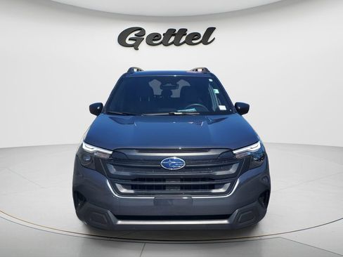 Used 2025 Subaru Forester AWD/4WD image 2