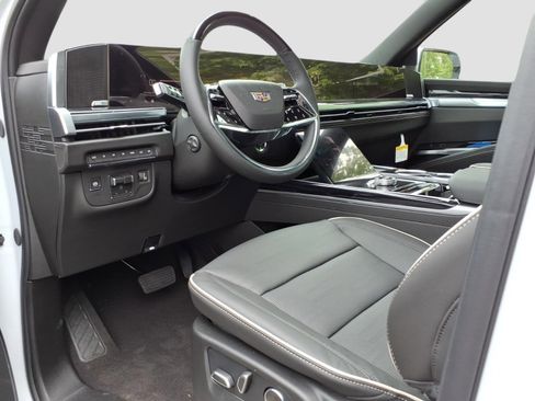 New 2026 Cadillac Escalade Sport w/ Touring Package AWD/4WD image 13