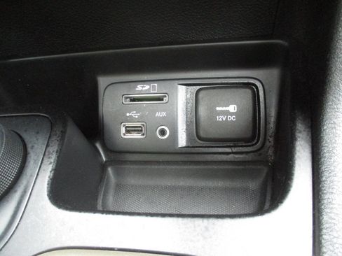 Used 2016 Jeep Cherokee Limited w/ Luxury Group image 31