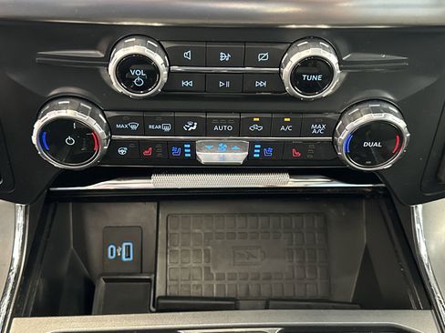 Certified 2022 Ford F150 Lariat w/ Equipment Group 502A High image 34