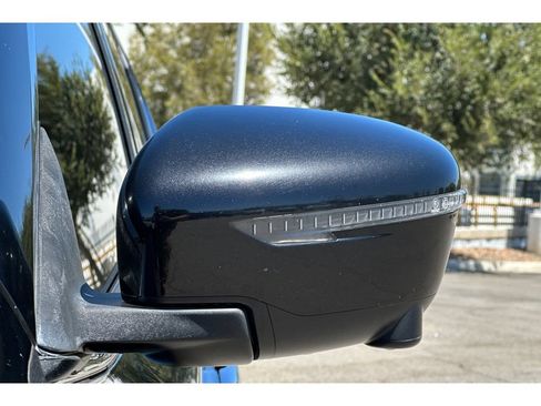 Used 2018 Nissan Rogue SL FWD image 12