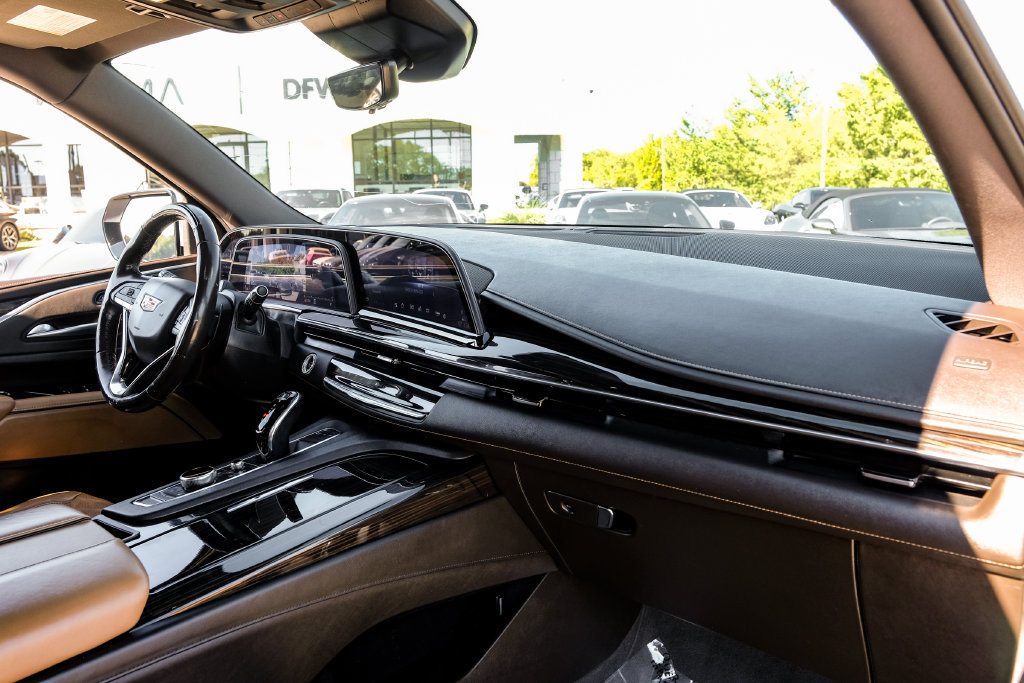 Used 2022 Cadillac Escalade Premium Luxury AWD/4WD image 8