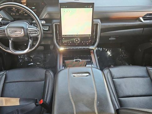 Used 2025 GMC Yukon Denali image 18