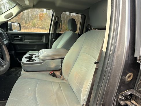 Used 2018 RAM 1500 Express w/ Express Value Package image 16