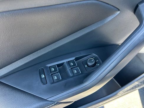 Used 2023 Volkswagen Jetta Sport image 13