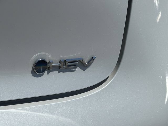 Used 2025 Toyota Prius LE FWD image 9