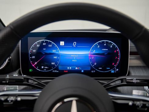 Certified 2024 Mercedes-Benz CLE 450 4MATIC Coupe image 25