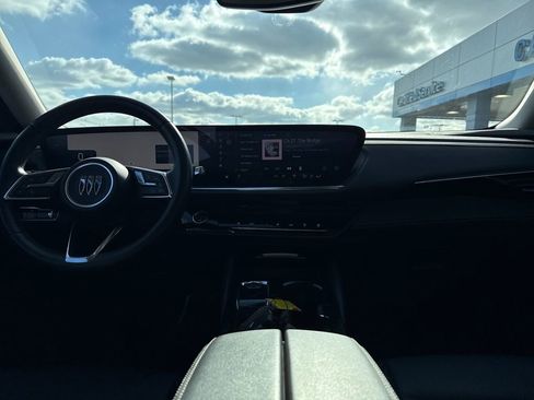 Used 2025 Buick Envision Preferred image 15