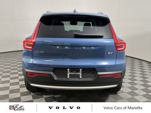 Used 2025 Volvo XC40 B5 Plus image 8