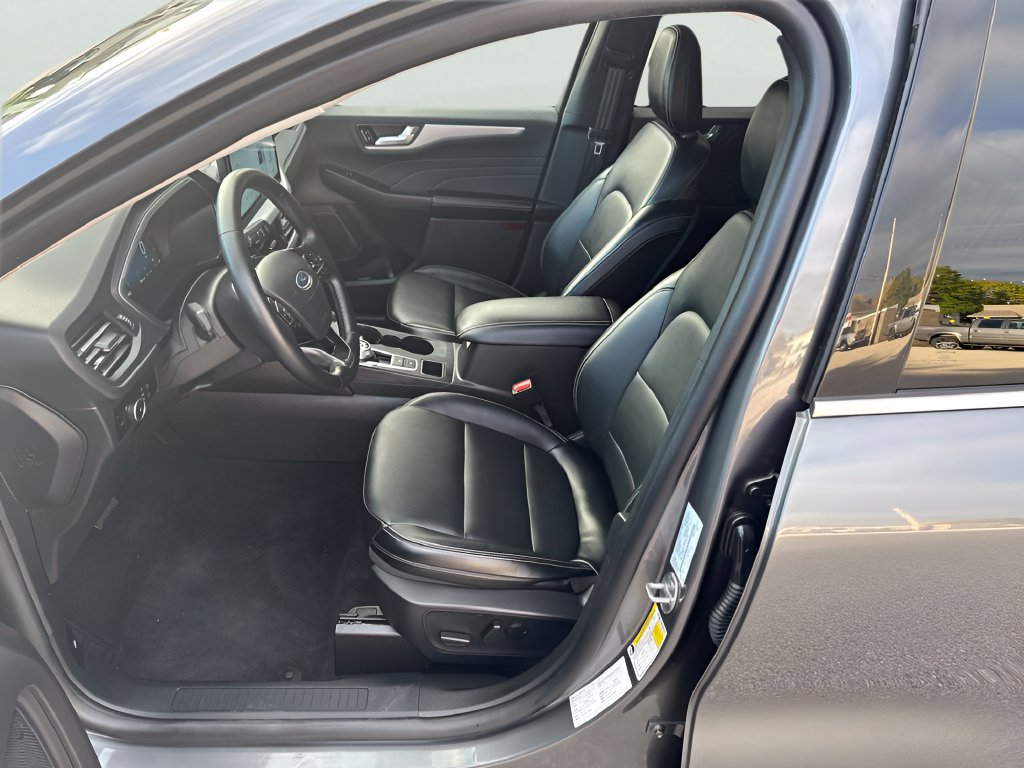 Used 2025 Ford Escape Platinum AWD/4WD image 9
