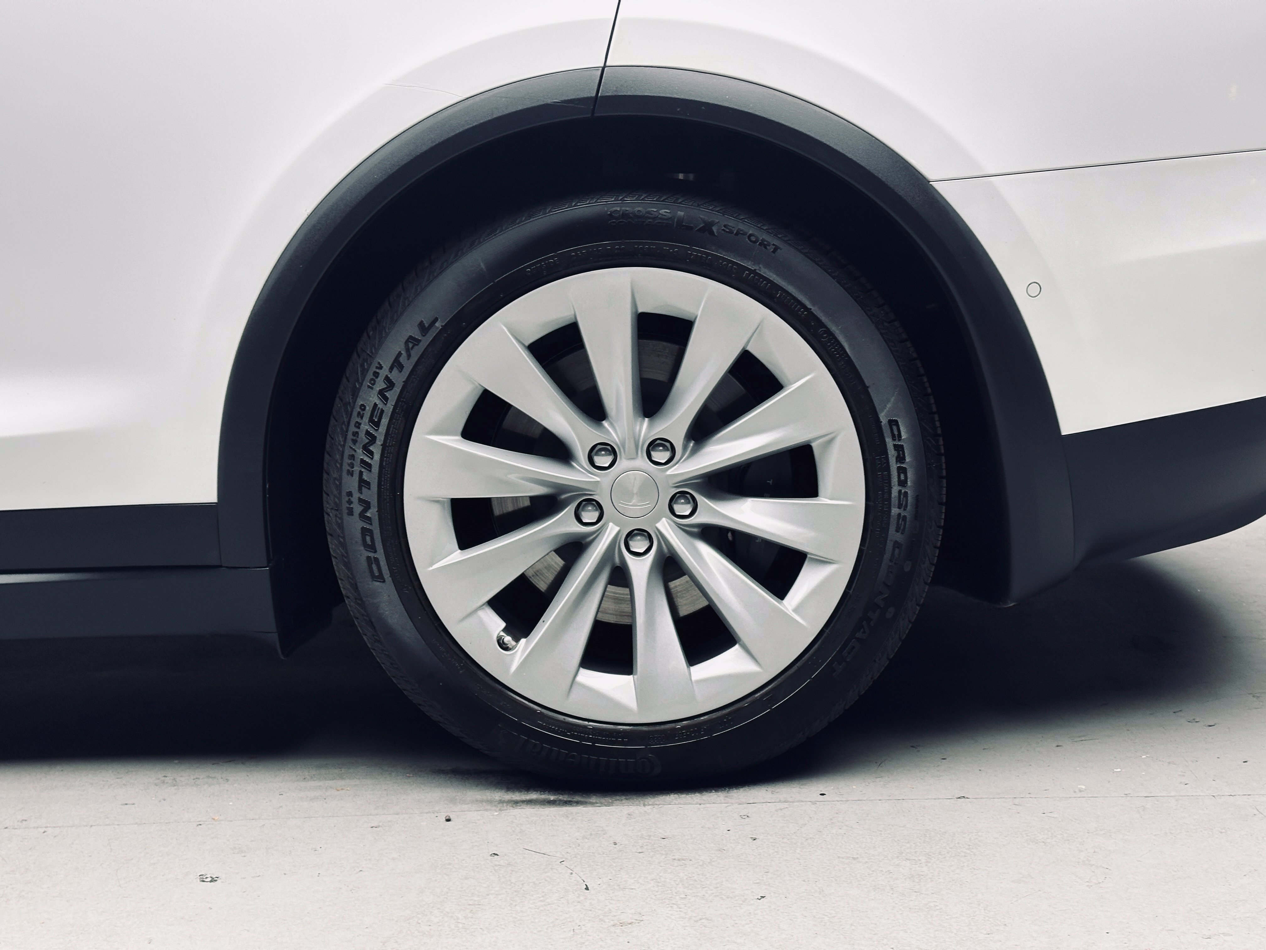 Used 2020 Tesla Model X Long Range AWD/4WD image 29