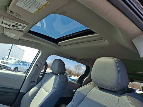 Used 2024 Toyota Sienna XLE w/ XLE Plus Package image 17