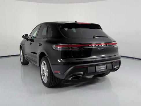 Certified 2025 Porsche Macan image 8