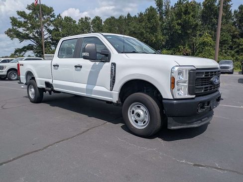 Used 2024 Ford F250 XL AWD/4WD image 2