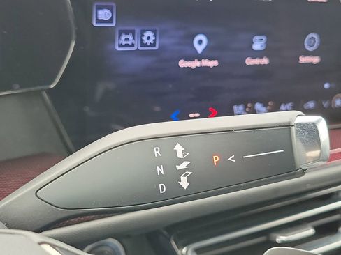 Used 2024 Chevrolet Traverse RS image 14