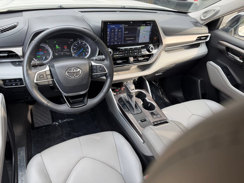 Used 2022 Toyota Highlander Limited AWD/4WD image 12