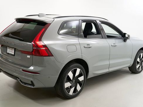Certified 2024 Volvo XC60 T8 Plus AWD/4WD image 9