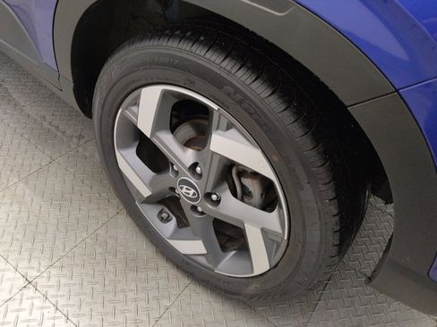 Used 2025 Hyundai Venue SEL FWD image 31