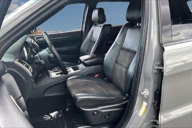 Used 2020 Jeep Grand Cherokee Laredo AWD/4WD image 21
