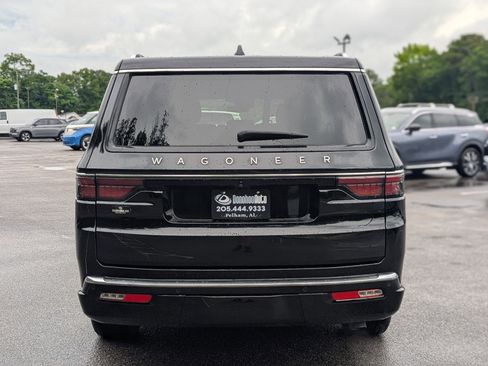 Used 2025 Jeep Wagoneer L Series III AWD/4WD image 8
