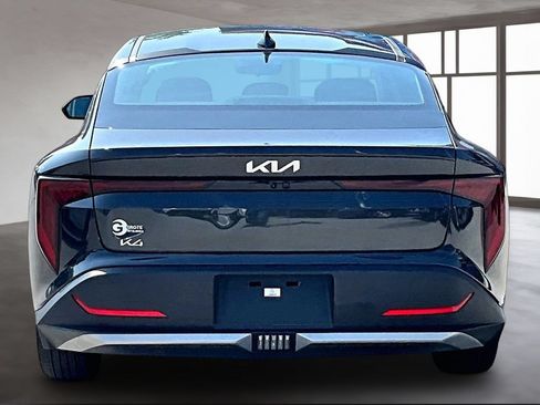 Used 2025 Kia K4 FWD image 3