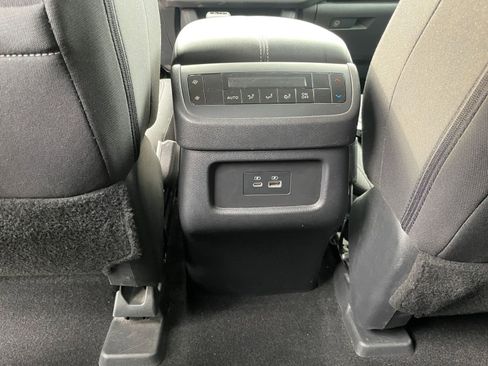 Used 2025 Nissan Pathfinder SV image 27