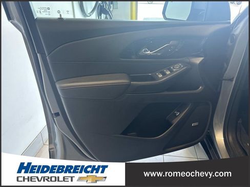 Certified 2023 Chevrolet Traverse RS FWD image 10