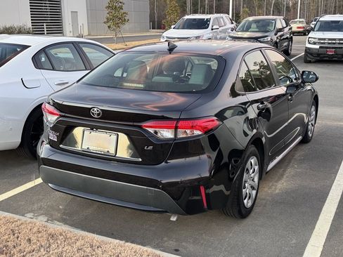 Used 2022 Toyota Corolla LE image 8