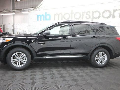 Used 2022 Ford Explorer XLT w/ Equipment Group 202A image 2