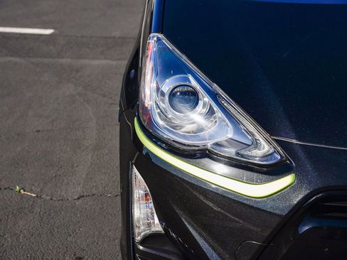 Certified 2016 Toyota Prius C Persona Series image 11