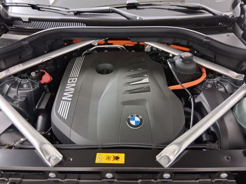 New 2026 BMW X5 xDrive50e w/ Premium Package AWD/4WD image 30