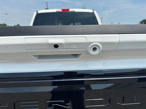 New 2025 Ford F250 Platinum w/ FX4 Off-Road Package image 10