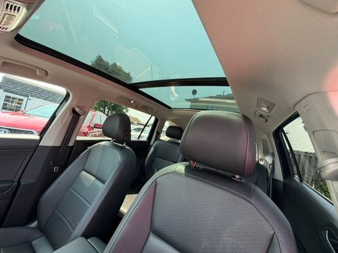 Used 2019 Volkswagen Tiguan SEL AWD/4WD image 9