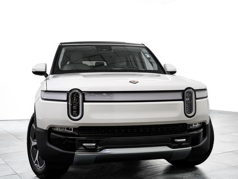 Used 2023 Rivian R1S Adventure AWD/4WD image 3
