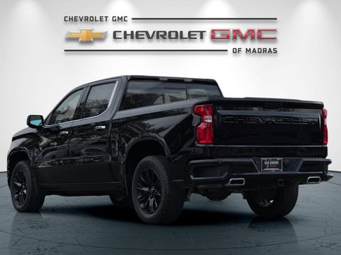 Used 2022 Chevrolet Silverado 1500 High Country w/ Z71 Off-Road Package image 5
