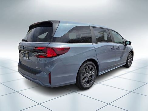 New 2026 Honda Odyssey Touring image 4