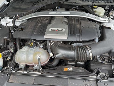 Used 2018 Ford Mustang GT Premium w/ GT Performance Package RWD image 30