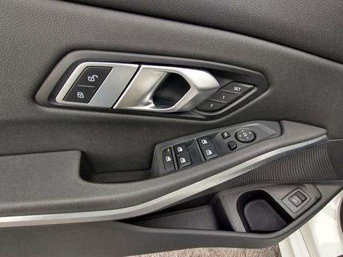 Used 2021 BMW 330i Sedan w/ Driving Assistance Package image 29